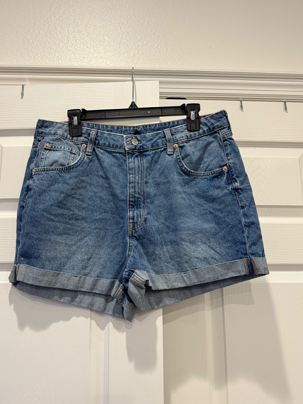 H&M Denim Shorts NWOT